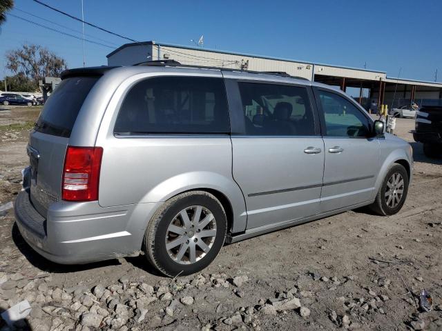 2A4RR5DX6AR152979 - 2010 CHRYSLER TOWN & COU TOURING SILVER photo 3