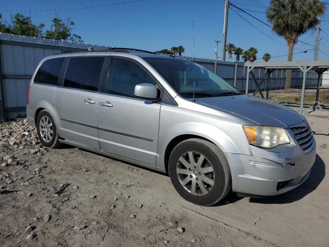 2A4RR5DX6AR152979 - 2010 CHRYSLER TOWN & COU TOURING SILVER photo 4