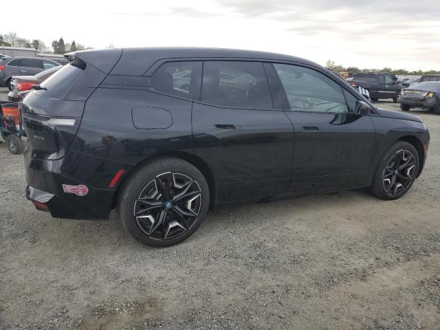 WB523CF07PCL94903 - 2023 BMW IX XDRIVE50 BLACK photo 3