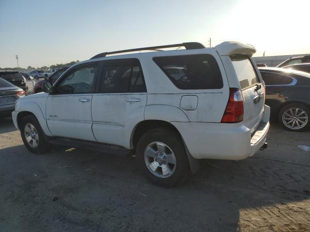 JTEBU14RX78104031 - 2007 TOYOTA 4RUNNER SR5 WHITE photo 2