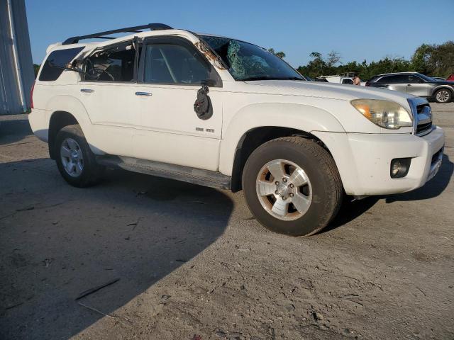 JTEBU14RX78104031 - 2007 TOYOTA 4RUNNER SR5 WHITE photo 4