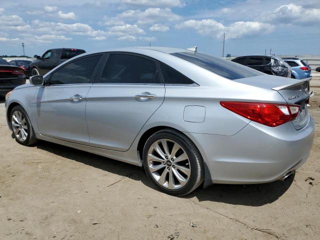 5NPEC4AC0CH431104 - 2012 HYUNDAI SONATA SE SILVER photo 2