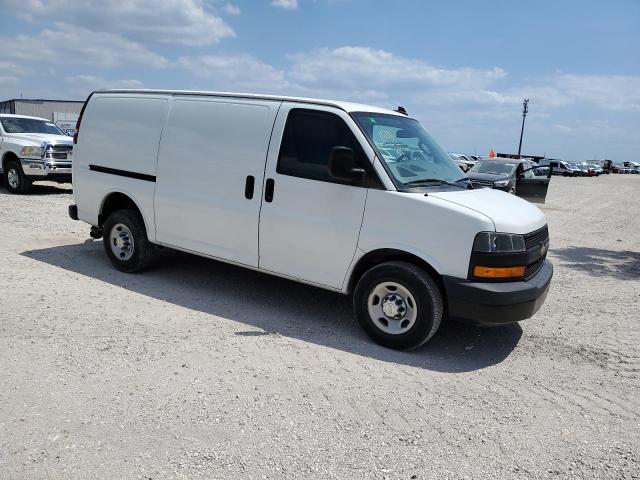 1GCWGAFP5J1301391 - 2018 CHEVROLET EXPRESS G2 WHITE photo 4