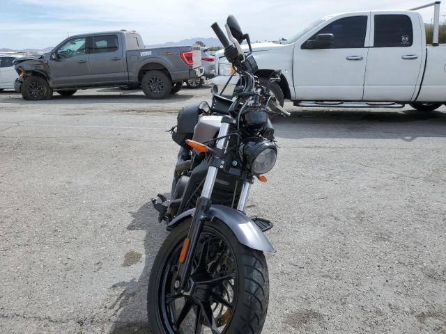 5VPFTB009H3002743 - 2017 VICTORY MOTORCYCLES OCTANE SILVER photo 2