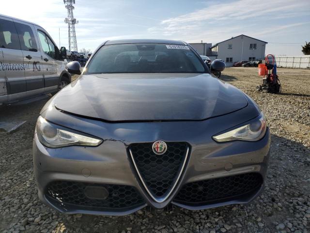 ZARFAEDN8H7555796 - 2017 ALFA ROMEO GIULIA Q4 灰色 照片 5