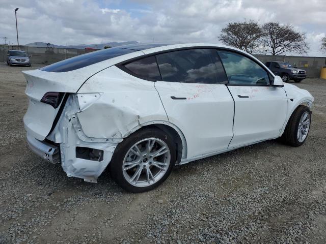 7SAYGDEDXRF055641 - 2024 TESLA MODEL Y WHITE photo 3