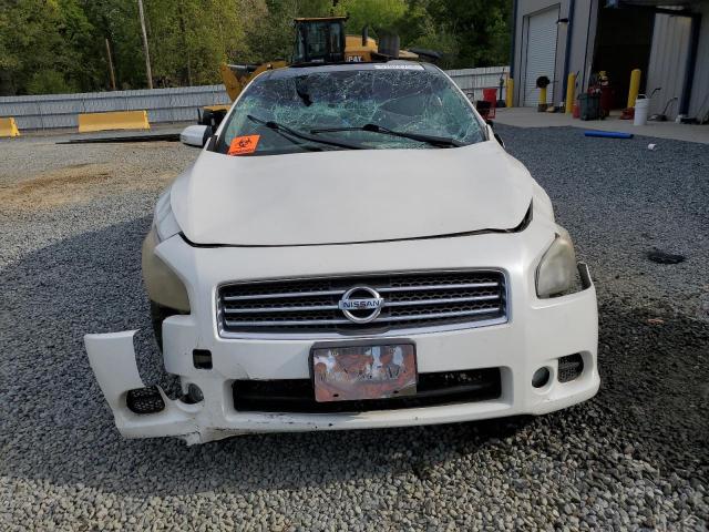 1N4AA5AP4AC874903 - 2010 NISSAN MAXIMA S WHITE photo 5