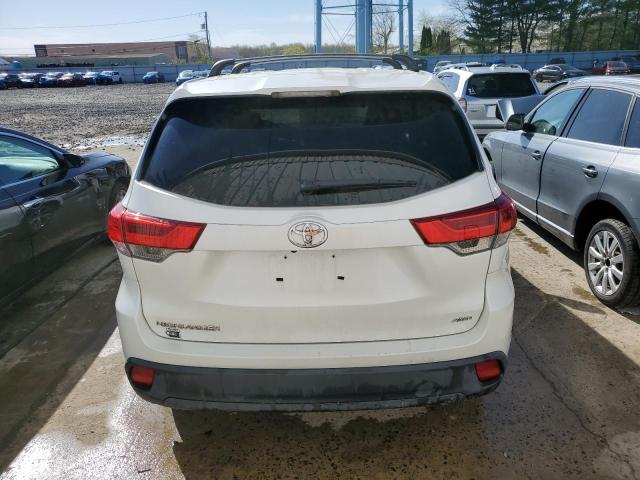 5TDBZRFH5KS921095 - 2019 TOYOTA HIGHLANDER LE WHITE photo 6