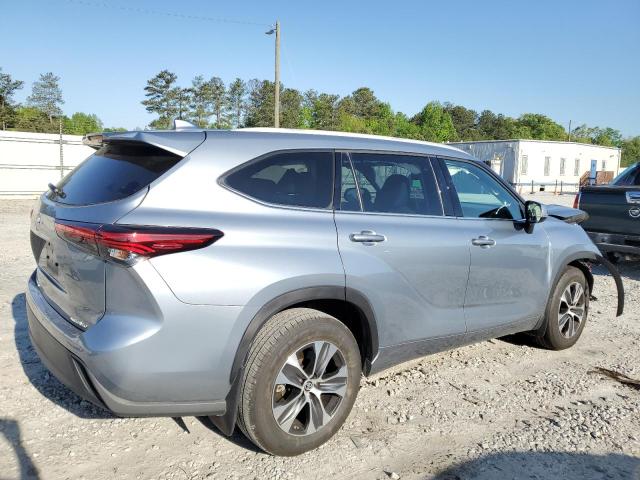 5TDGZRBH6NS251637 - 2022 TOYOTA HIGHLANDER XLE BLUE photo 3