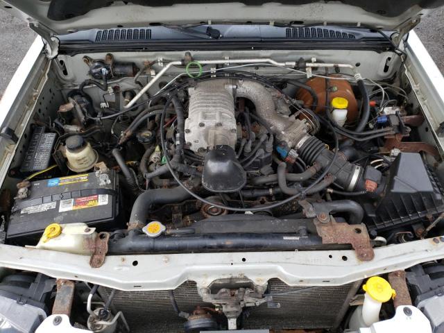 1N6MD29Y92C367570 - 2002 NISSAN FRONTIER CREW CAB SC SILVER photo 11