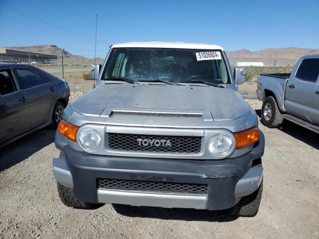 JTEBU11F870088369 - 2007 TOYOTA FJ CRUISER SILVER photo 5