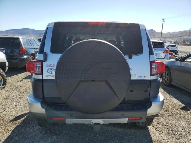 JTEBU11F870088369 - 2007 TOYOTA FJ CRUISER SILVER photo 6