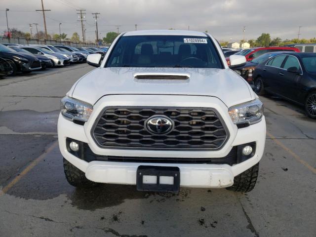 3TMDZ5BN0HM025230 - 2017 TOYOTA TACOMA DOUBLE CAB WHITE photo 5