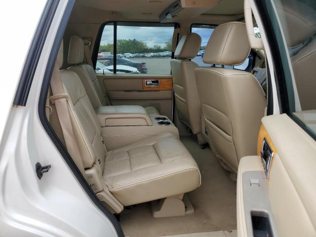 5LMFU28597LJ02716 - 2007 LINCOLN NAVIGATOR თეთრი ფოტო 10