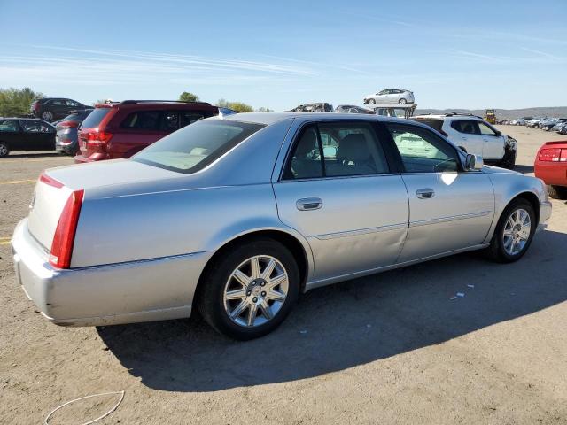 1G6KD57Y09U145439 - 2009 CADILLAC DTS SILVER photo 3