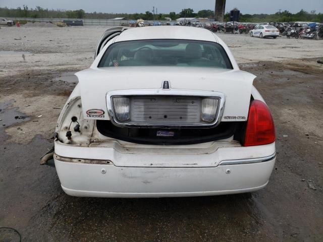 1LNHM81W44Y629949 - 2004 LINCOLN TOWN CAR EXECUTIVE WHITE photo 6