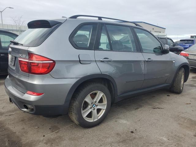 5UXZW0C55BL370017 - 2011 BMW X5 XDRIVE35D GRAY photo 3