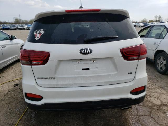 5XYPGDA51LG663622 - 2020 KIA SORENTO S WHITE photo 6