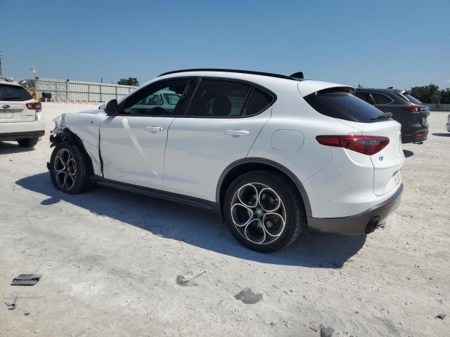 ZASPAKBN3N7D25487 - 2022 ALFA ROMEO STELVIO TI WHITE photo 2