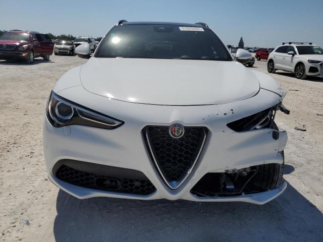 ZASPAKBN3N7D25487 - 2022 ALFA ROMEO STELVIO TI WHITE photo 5