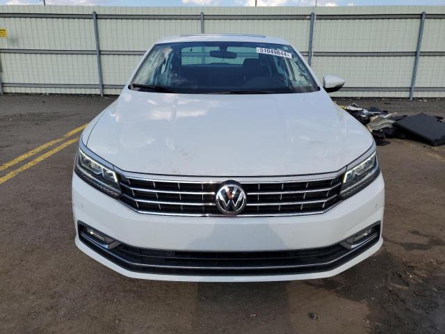 1VWBA7A3XJC021717 - 2018 VOLKSWAGEN PASSAT SE WHITE photo 5