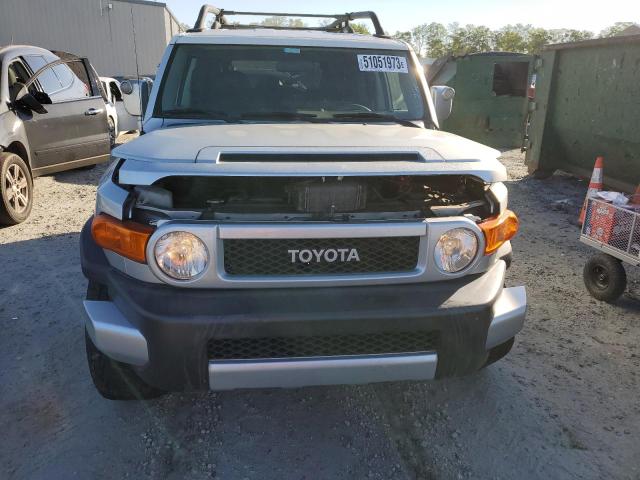 JTEBU11F470011711 - 2007 TOYOTA FJ CRUISER SILVER photo 5