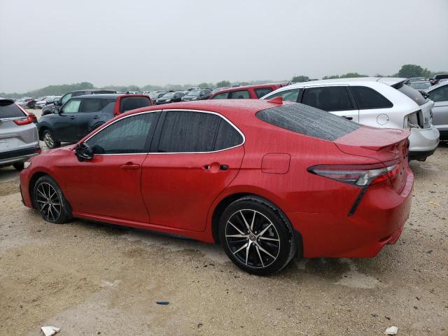 4T1G11AK2PU121760 - 2023 TOYOTA CAMRY SE NIGHT SHADE RED photo 2