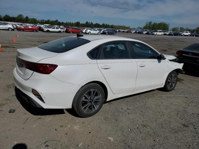 3KPF24AD1PE530721 - 2023 KIA FORTE LX WHITE photo 3