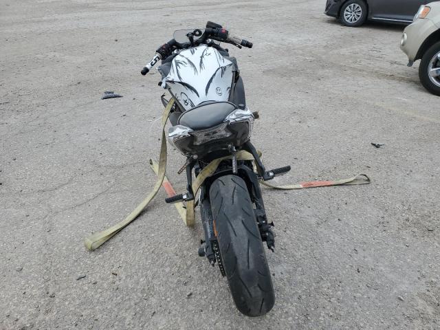 JKAEXEJ17HDA00052 - 2017 KAWASAKI EX650 J თეთრი ფოტო 4