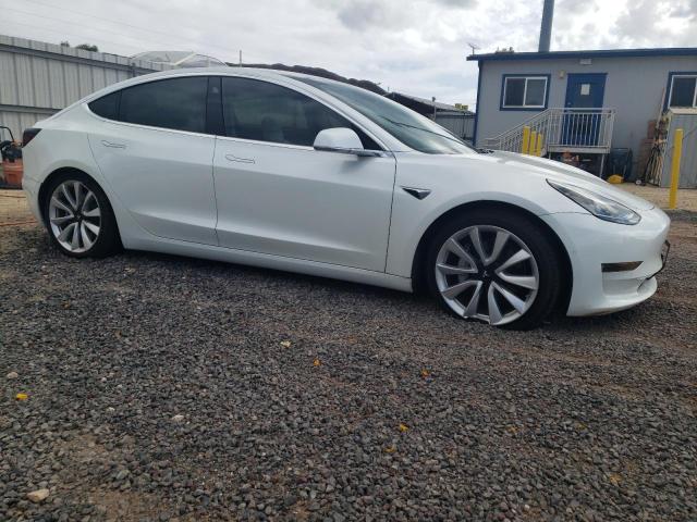 5YJ3E1EA9KF332853 - 2019 TESLA MODEL 3 WHITE photo 4