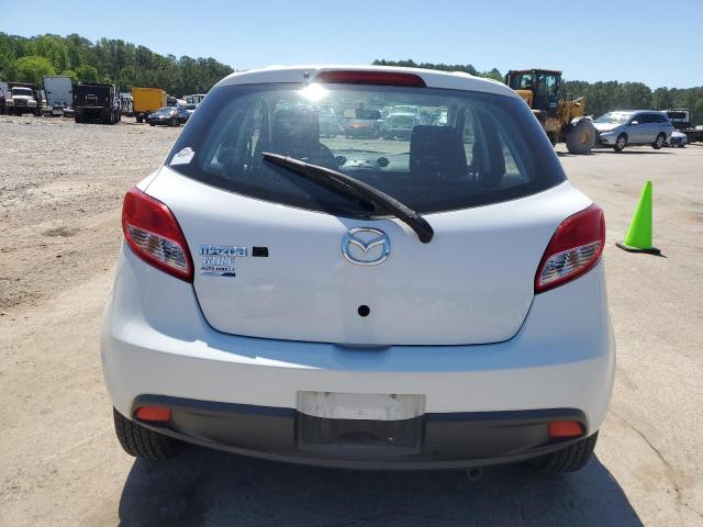 JM1DE1KY0D0159666 - 2013 MAZDA MAZDA2 WHITE photo 6