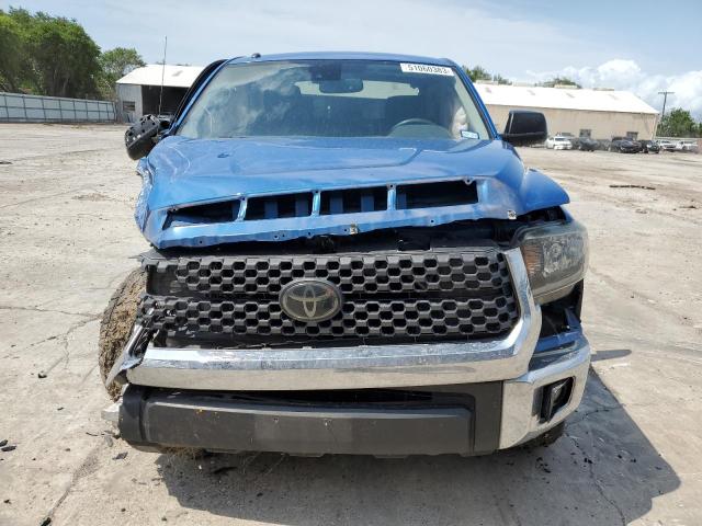 5TFDW5F16JX765106 - 2018 TOYOTA TUNDRA CREWMAX SR5 BLUE photo 5