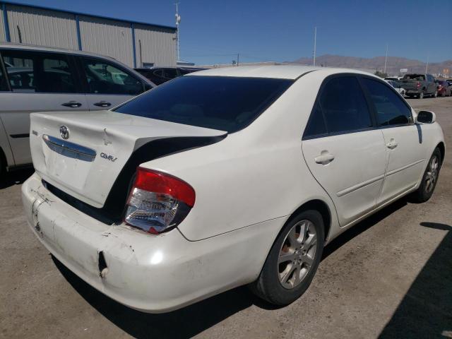 JTDBE32K840252580 - 2004 TOYOTA CAMRY LE WHITE photo 3