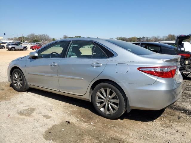 4T1BF1FK4HU717913 - 2017 TOYOTA CAMRY LE SILVER photo 2