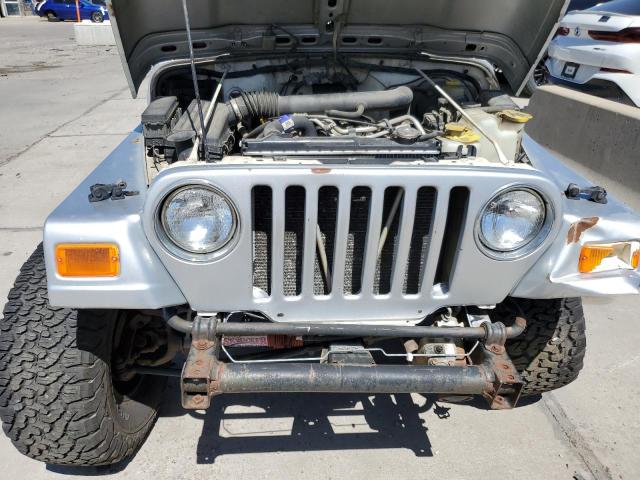 1J4FA49S22P748787 - 2002 JEEP WRANGLER / SPORT SILVER photo 11