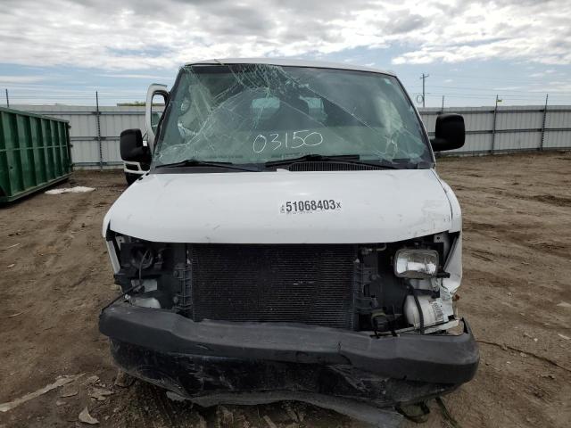 1GJHG39K091103150 - 2009 GMC SAVANA G3500 WHITE photo 5