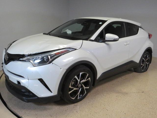 NMTKHMBX5JR036587 - 2018 TOYOTA C-HR XLE WHITE photo 2