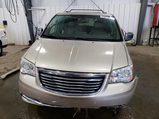 2C4RC1CG3DR683224 - 2013 CHRYSLER TOWN & COU TOURING L GOLD photo 5