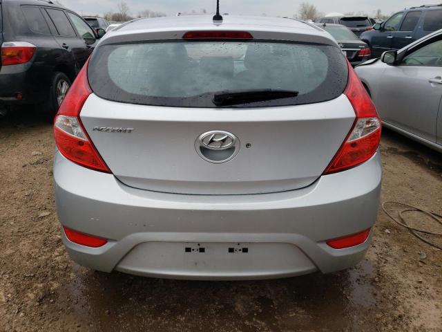 KMHCT5AE4HU336259 - 2017 HYUNDAI ACCENT SE SILVER photo 6