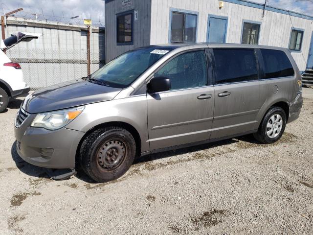 2V4RW4D13AR388046 - 2010 VOLKSWAGEN ROUTAN S GRAY photo 1