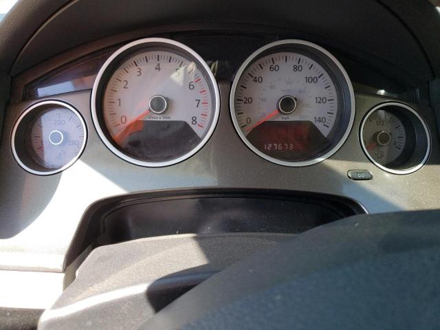 2V4RW4D13AR388046 - 2010 VOLKSWAGEN ROUTAN S GRAY photo 9