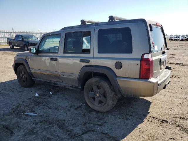 1J8HG48N96C195814 - 2006 JEEP COMMANDER GOLD photo 2