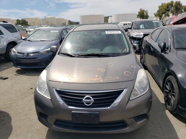 3N1CN7AP7DL883710 - 2013 NISSAN VERSA S GRAY photo 5