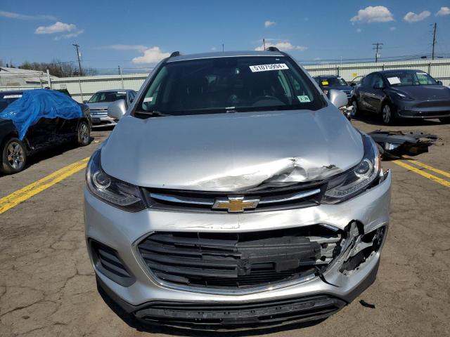 KL7CJLSB3LB015429 - 2020 CHEVROLET TRAX 1LT SILVER photo 5