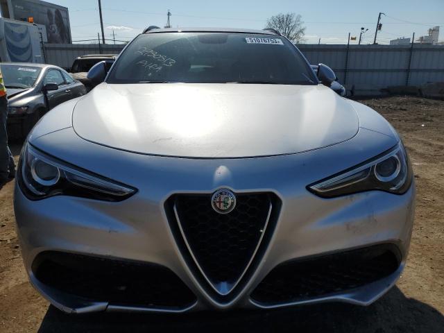 ZASFAKPNXJ7B92161 - 2018 ALFA ROMEO STELVIO SPORT Silber Foto 5