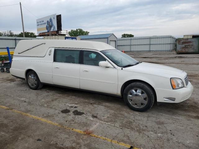 1GEEH90Y4YU500439 - 2000 CADILLAC PROFESSION WHITE photo 4