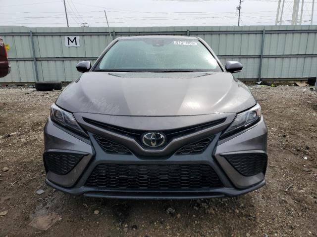 4T1T11AK2PU787807 - 2023 TOYOTA CAMRY SE NIGHT SHADE GRAY photo 5