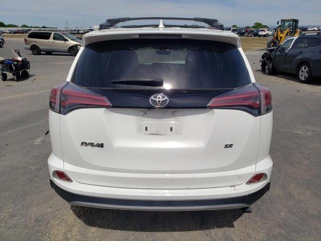 2T3NFREV7JW433373 - 2018 TOYOTA RAV4 SE WHITE photo 6