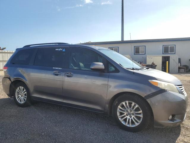 5TDYK3DCXCS182617 - 2012 TOYOTA SIENNA XLE CHARCOAL photo 4