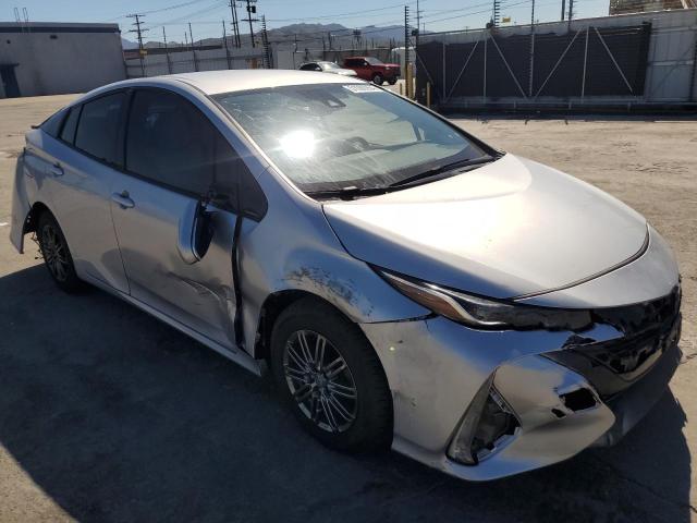 JTDKARFP0H3011024 - 2017 TOYOTA PRIUS PRIM ვერცხლისფერი ფოტო 4